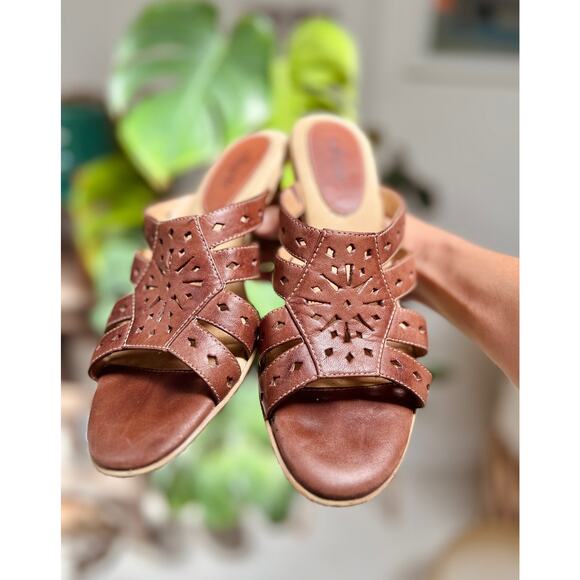 Vintage Softspots Slip On Heels/Sandals, Sz 8 - Picture 1 of 9